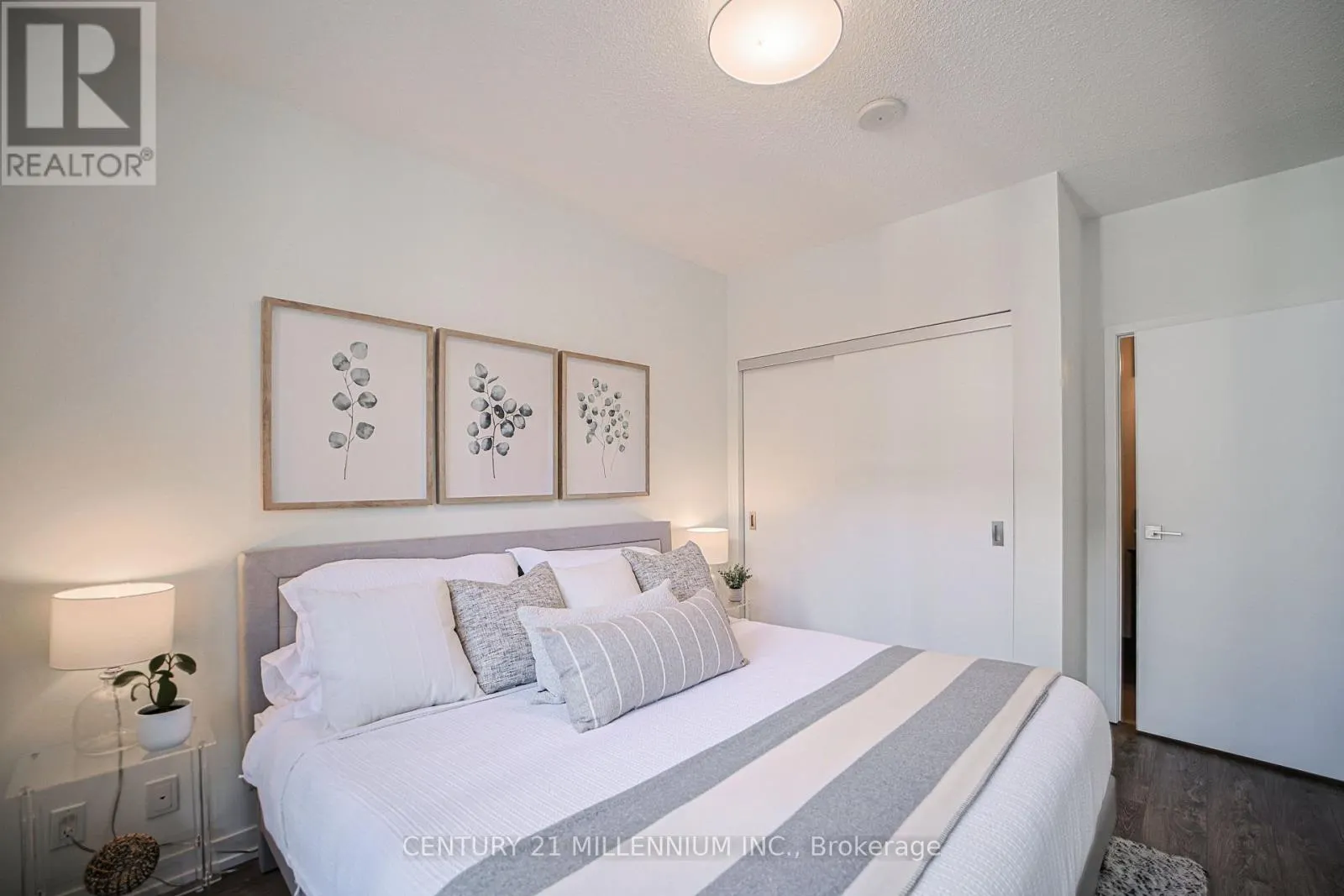 405 - 89 DUNFIELD AVENUE