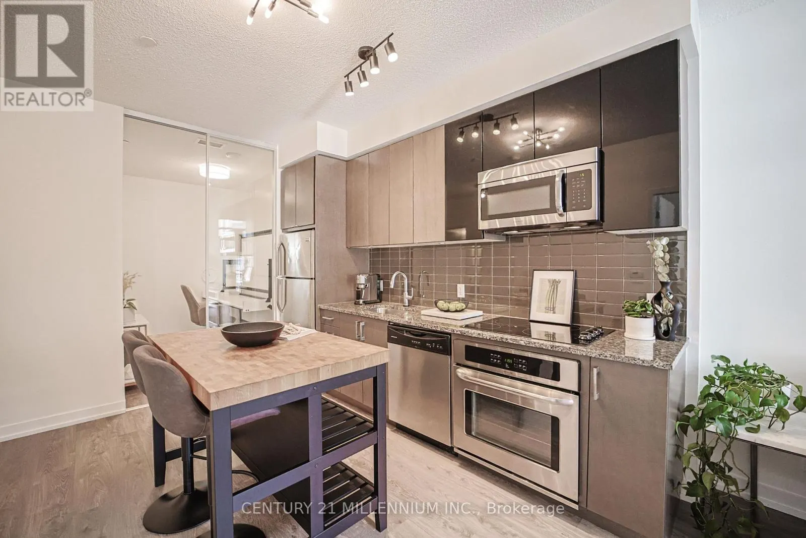 405 - 89 DUNFIELD AVENUE