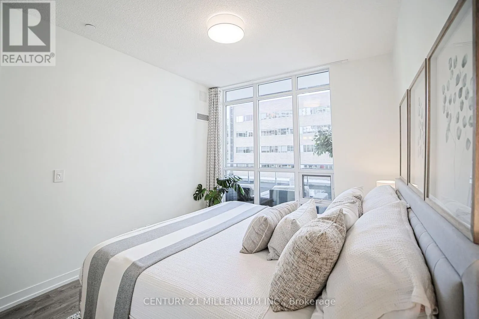 405 - 89 DUNFIELD AVENUE