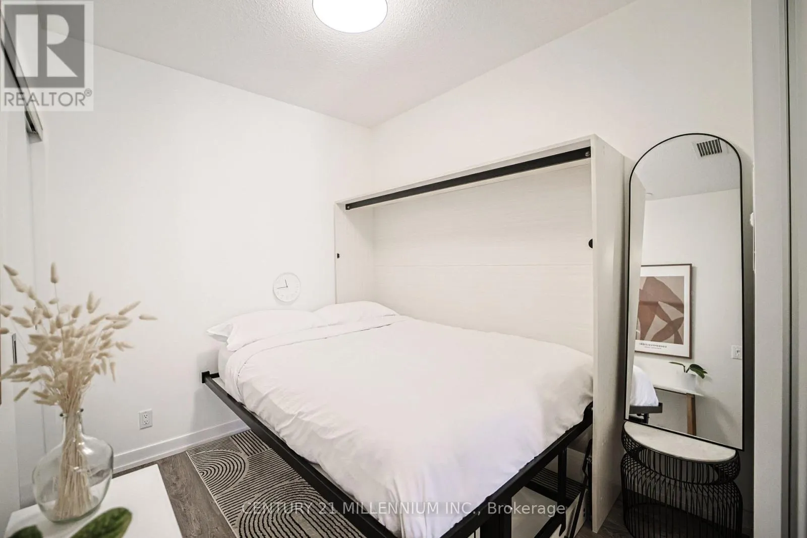 405 - 89 DUNFIELD AVENUE