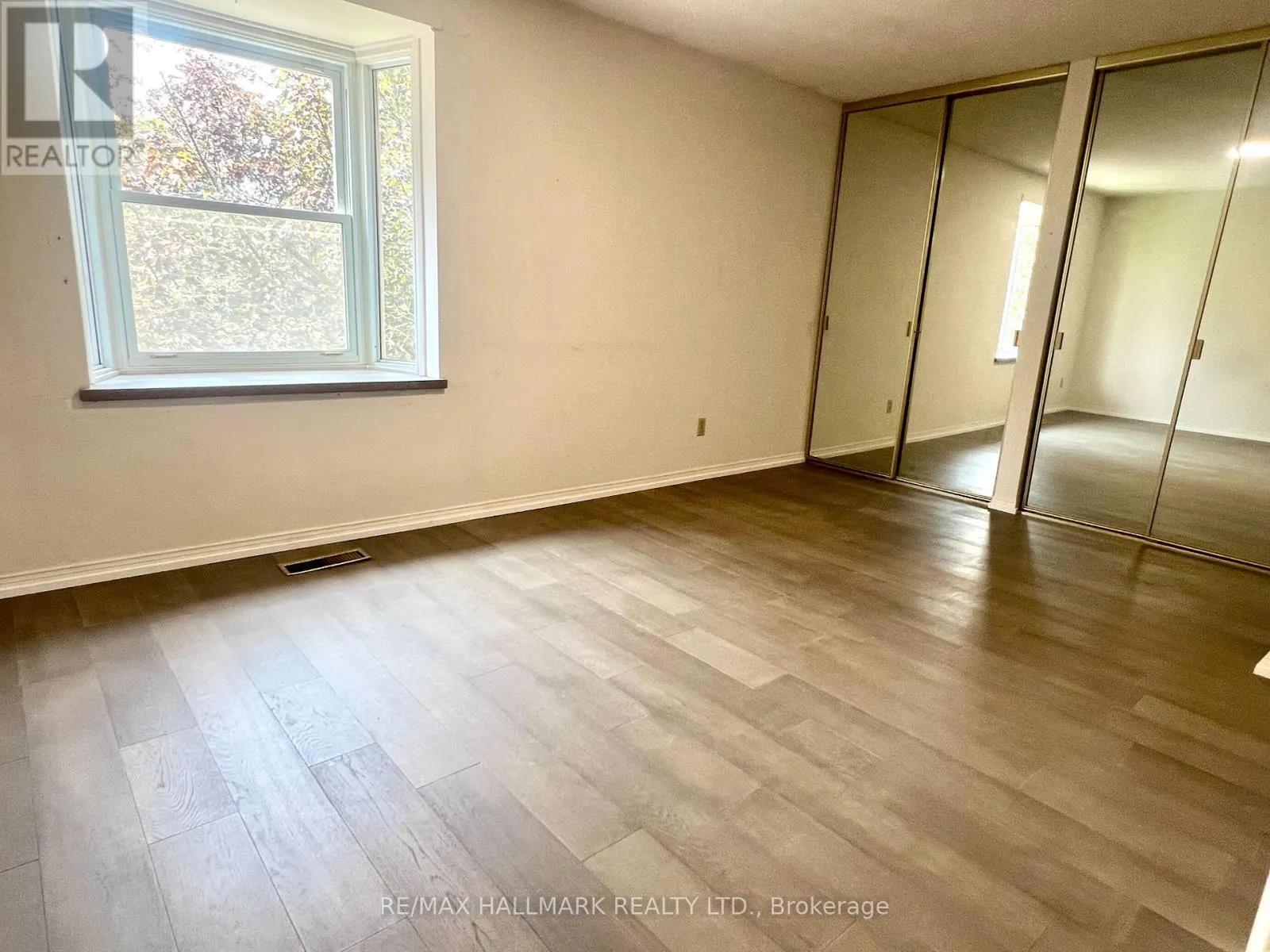1 RED MAPLE COURT
