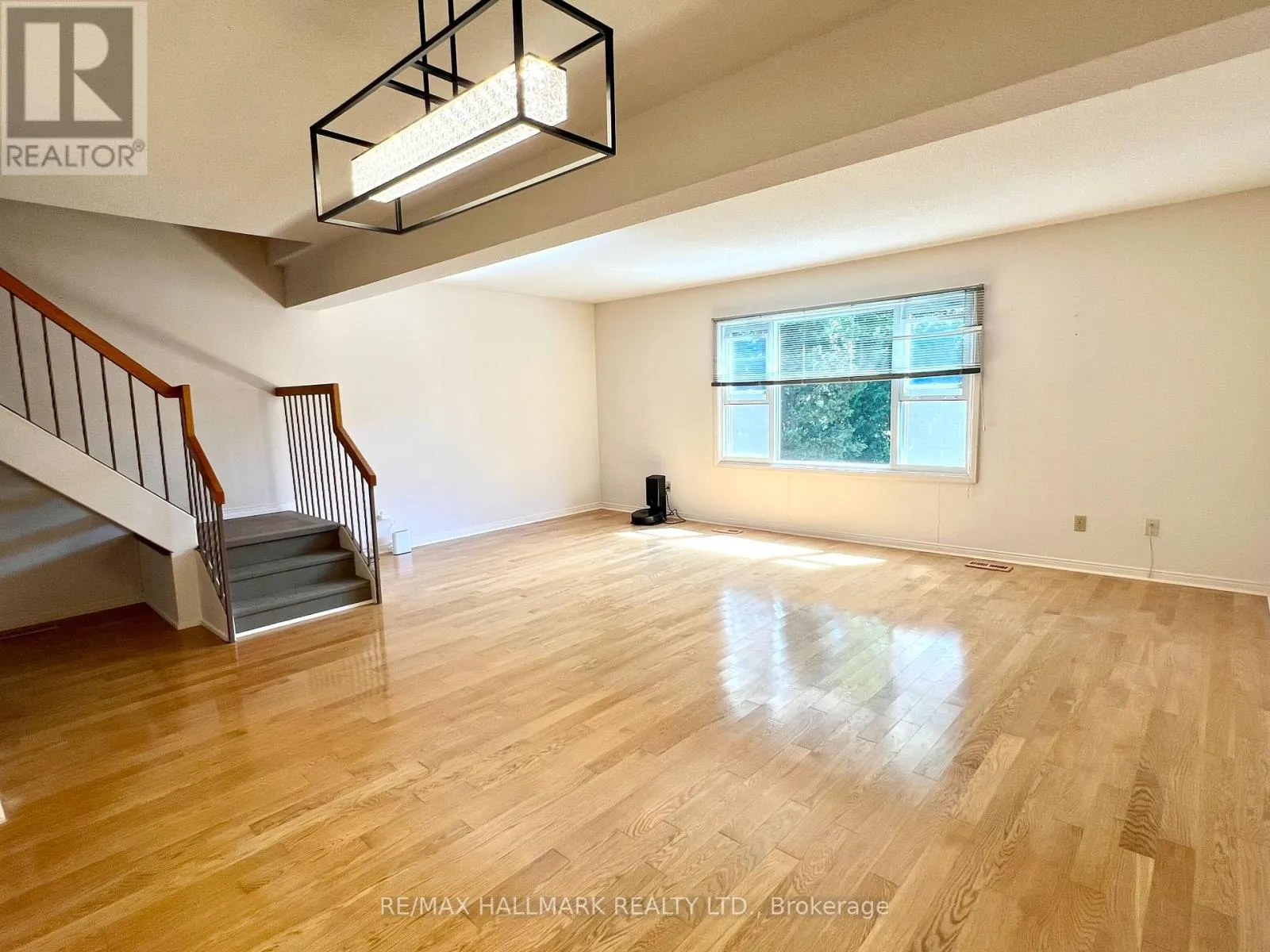 1 RED MAPLE COURT