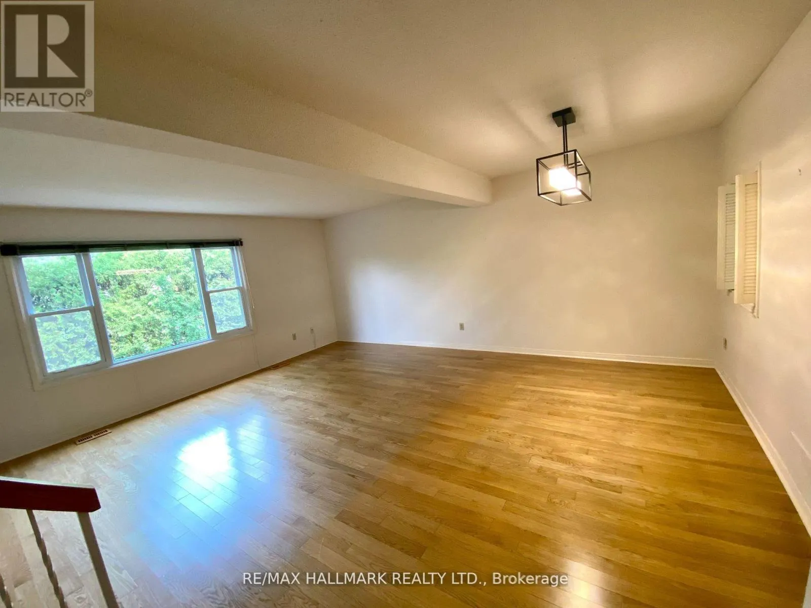 1 RED MAPLE COURT
