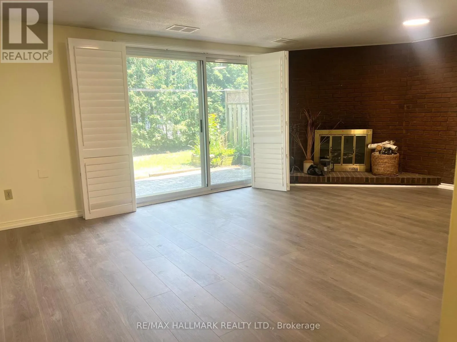 1 RED MAPLE COURT