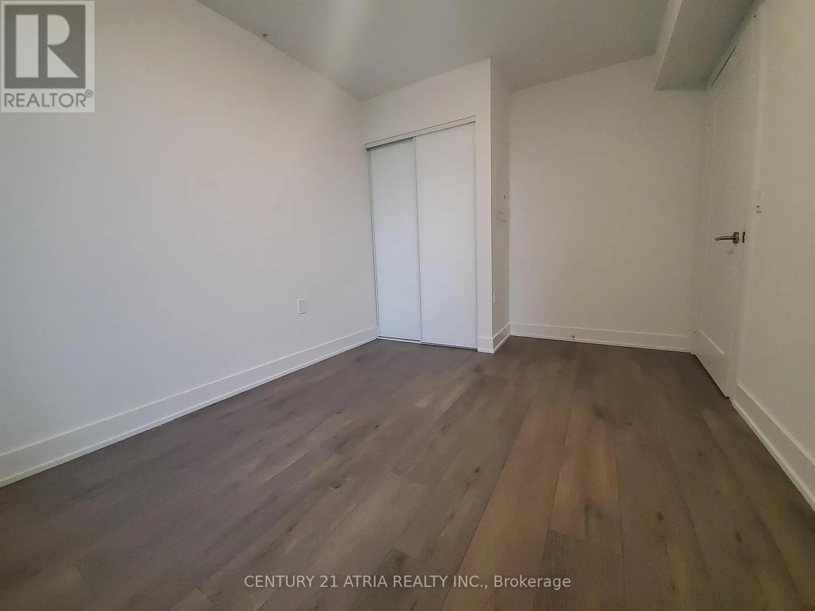 705 - 575 BLOOR STREET E