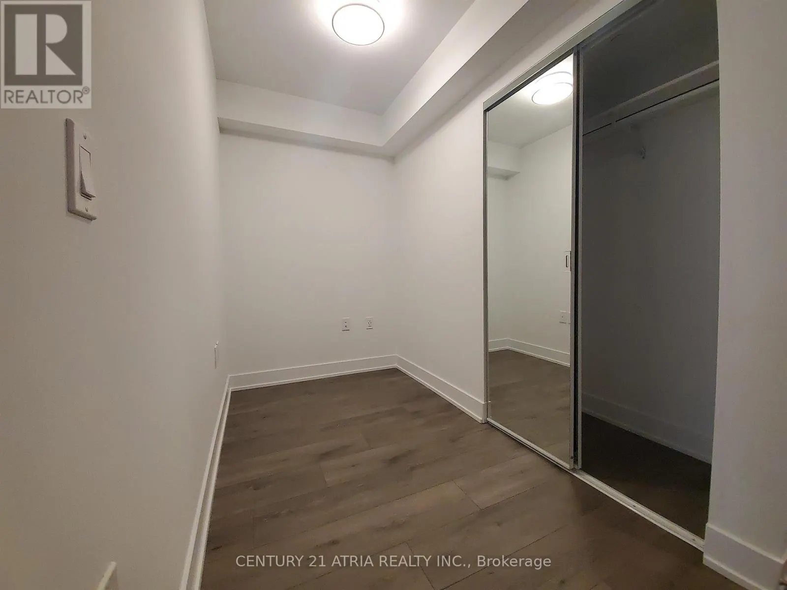 705 - 575 BLOOR STREET E