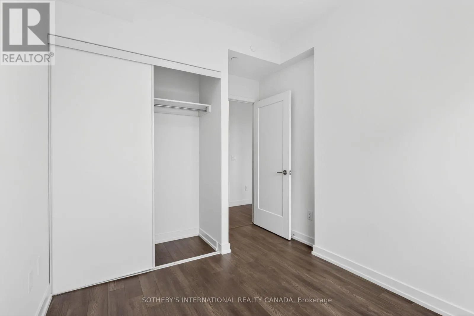 4207 - 89 CHURCH STREET