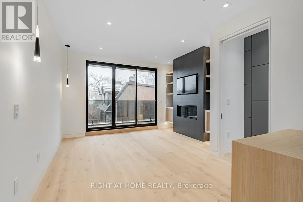 677 HURON STREET