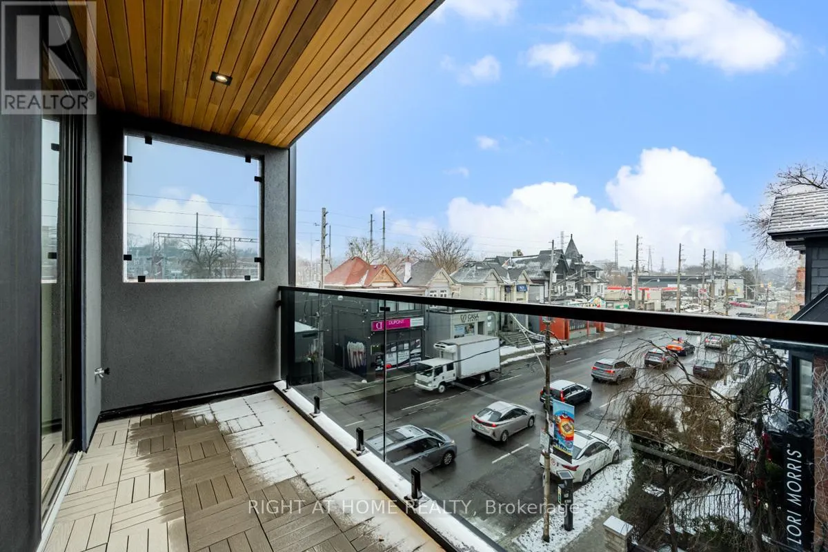 677 HURON STREET