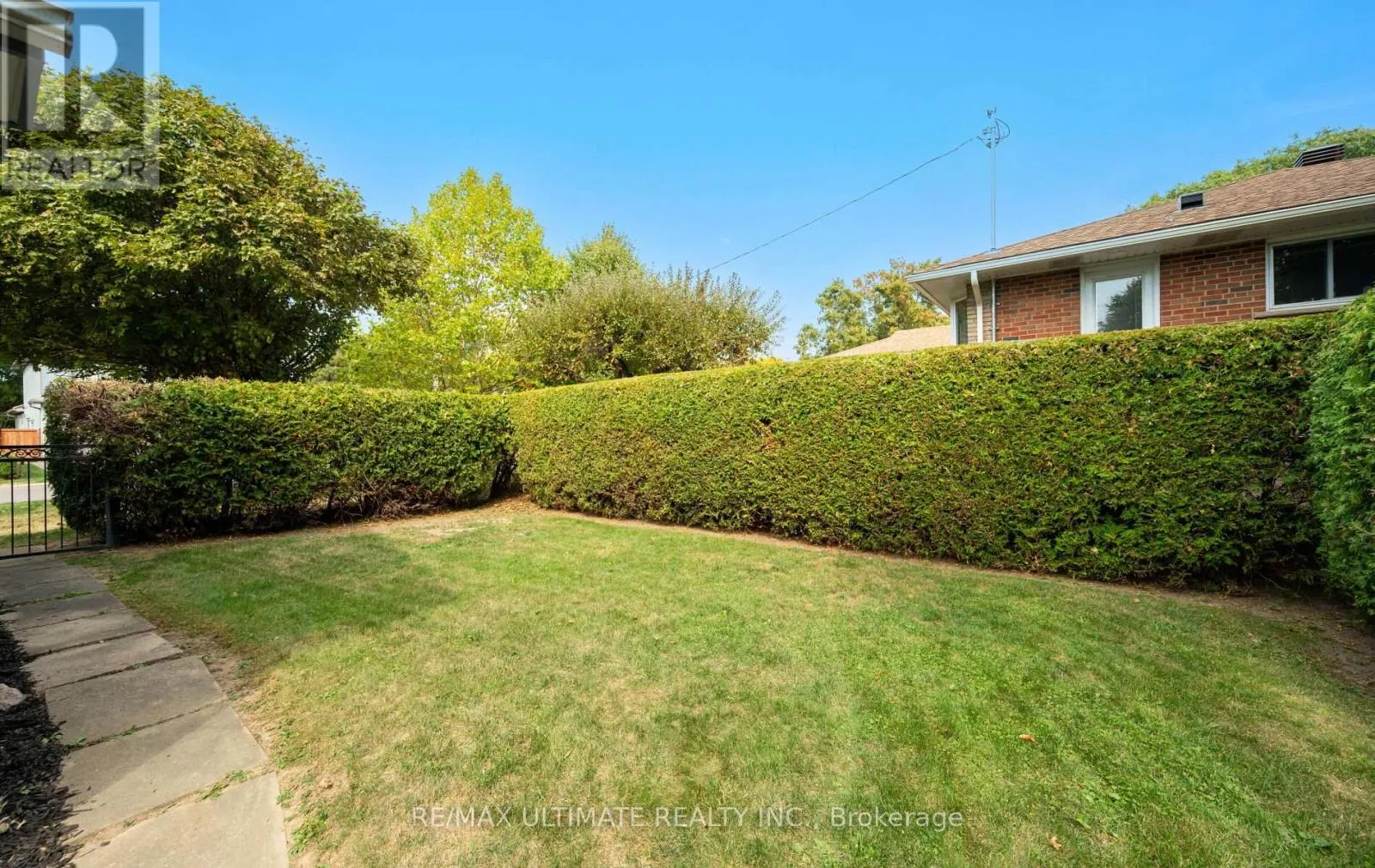 17 FLEETWELL COURT