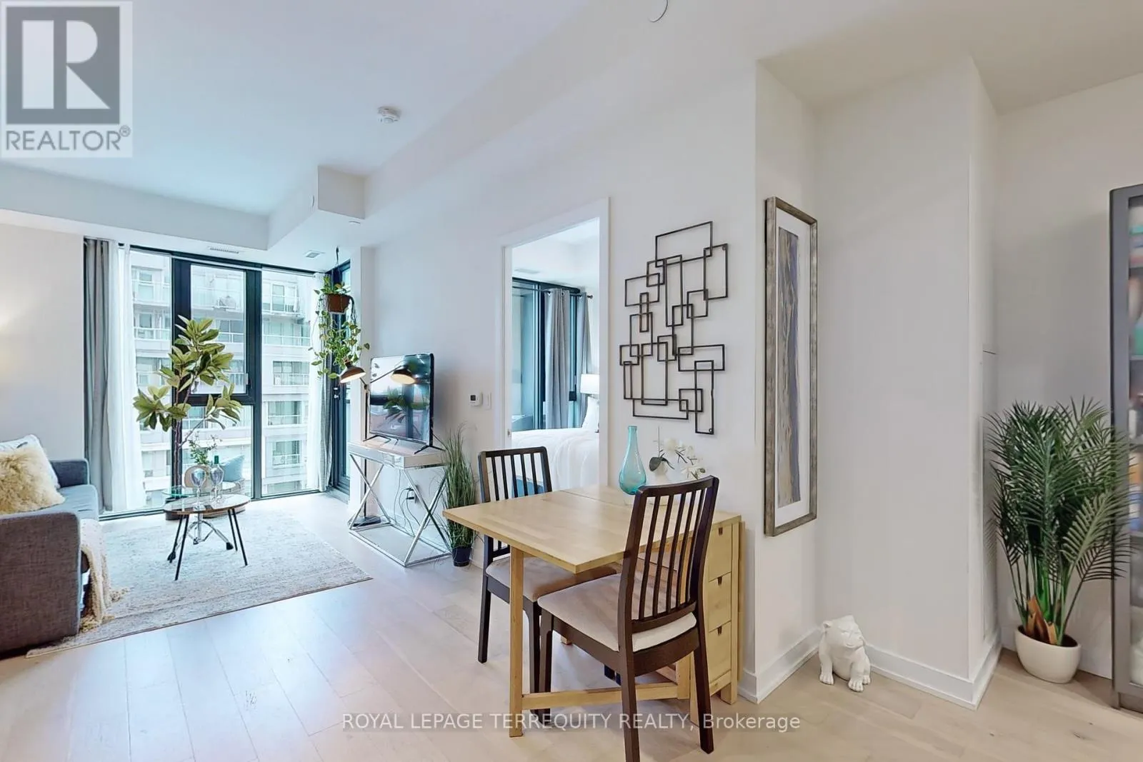 612 - 840 ST CLAIR AVENUE W