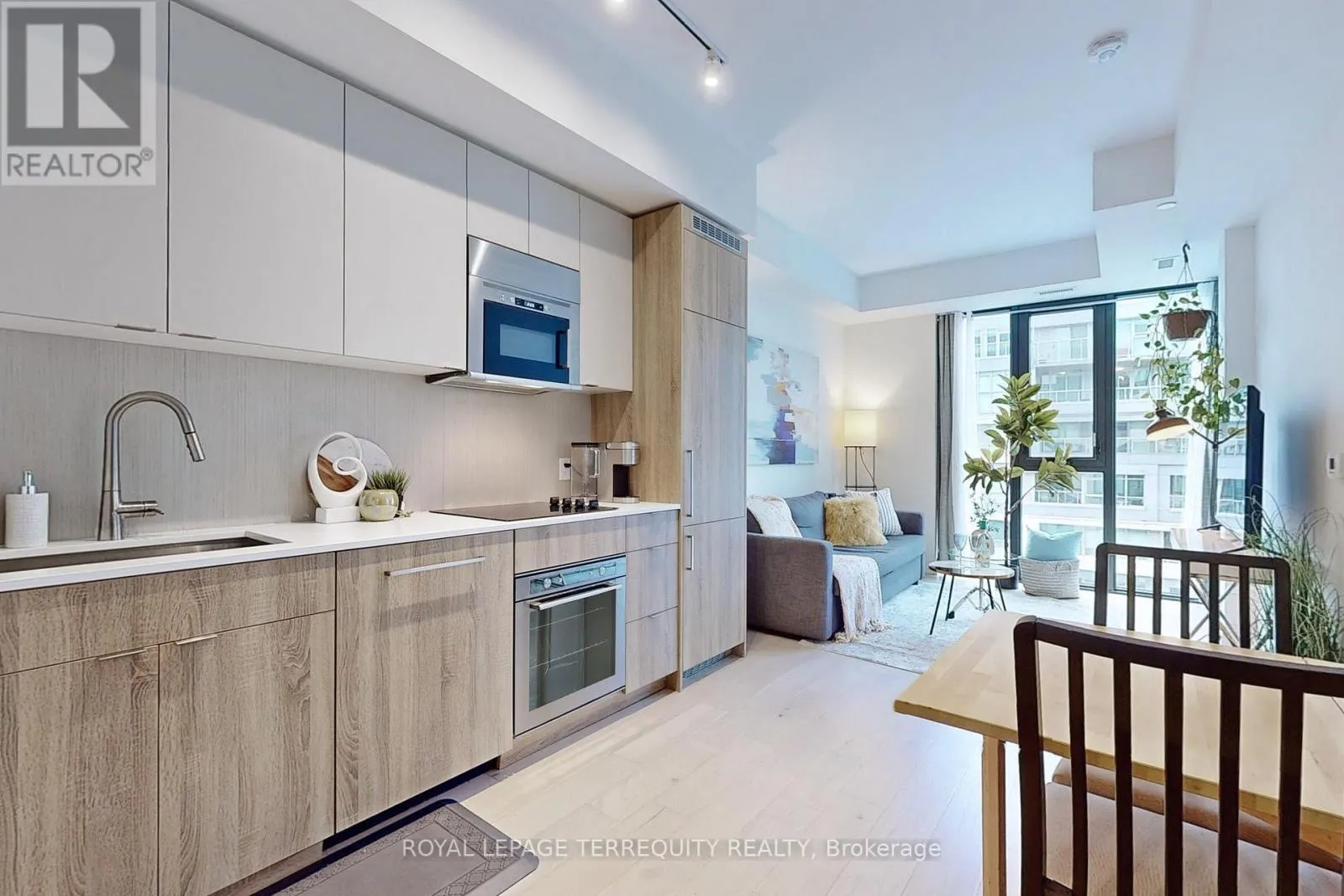 612 - 840 ST CLAIR AVENUE W