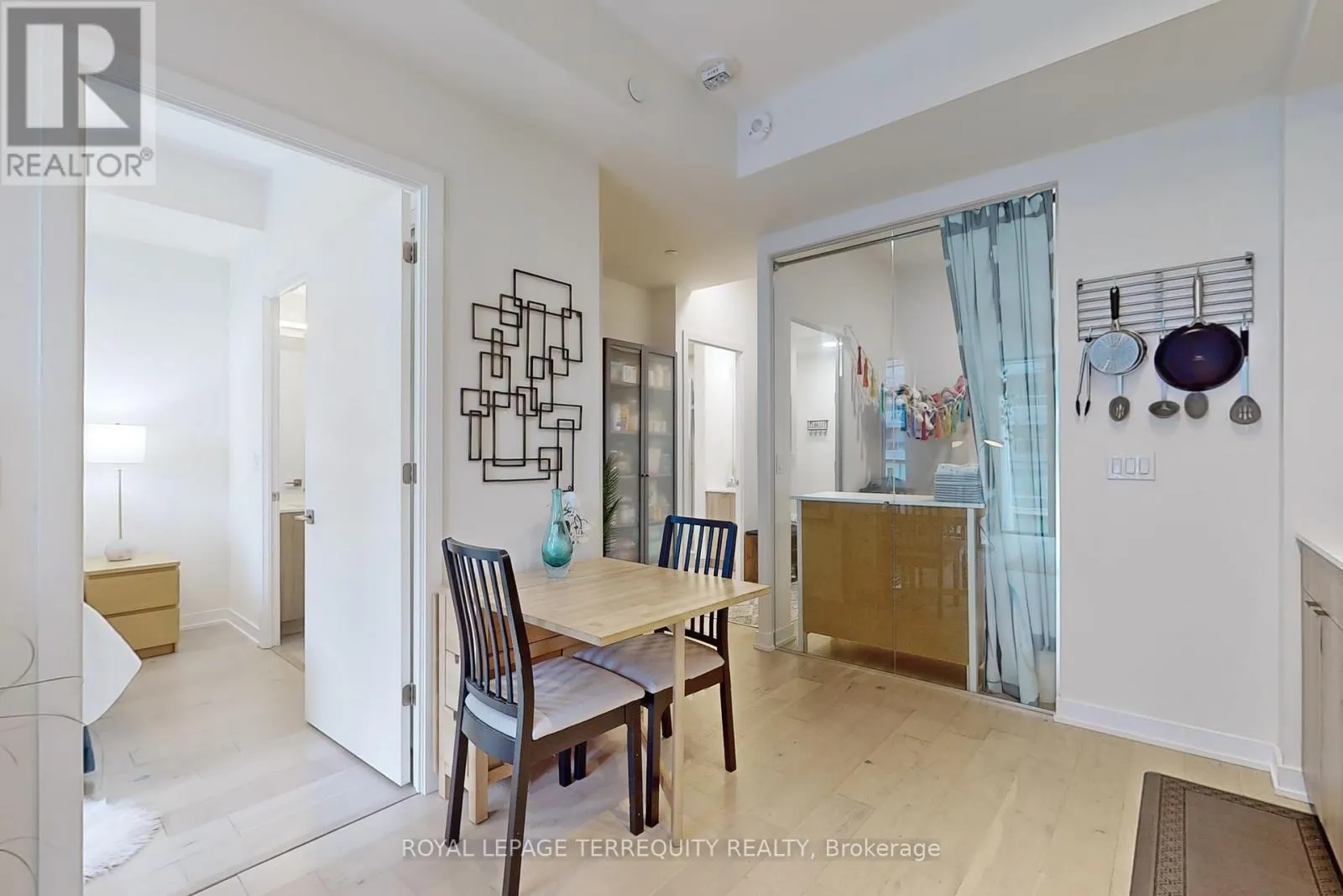 612 - 840 ST CLAIR AVENUE W