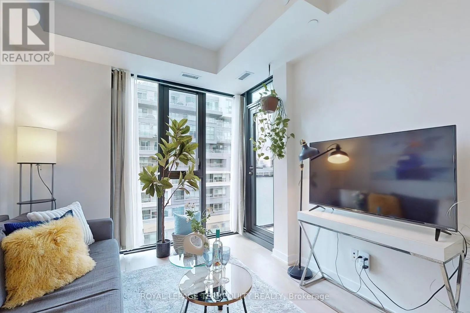 612 - 840 ST CLAIR AVENUE W