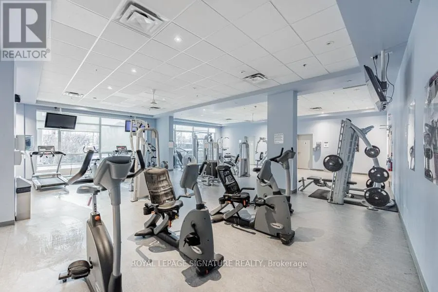 1805 - 215 QUEEN STREET W