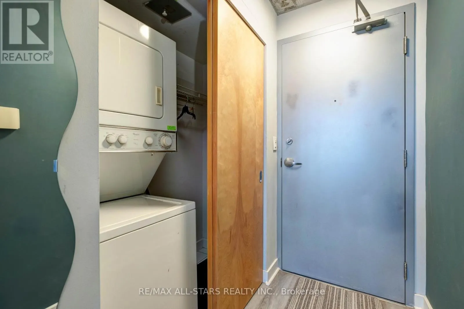 409 - 255 RICHMOND STREET E