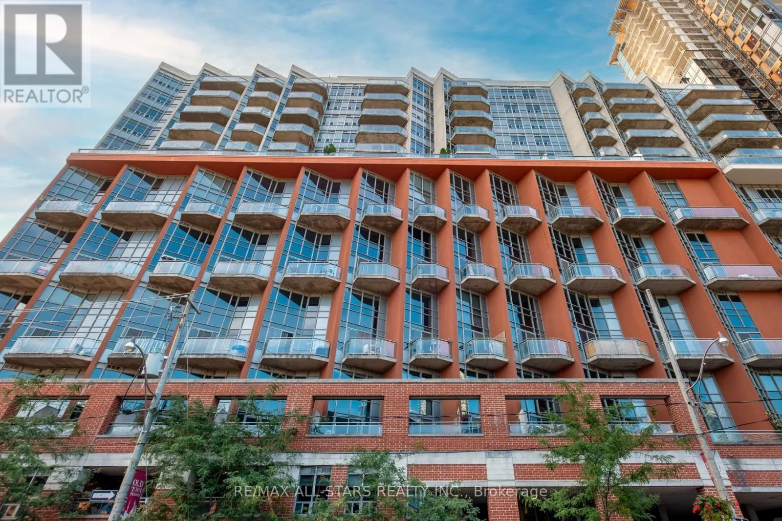 409 - 255 RICHMOND STREET E