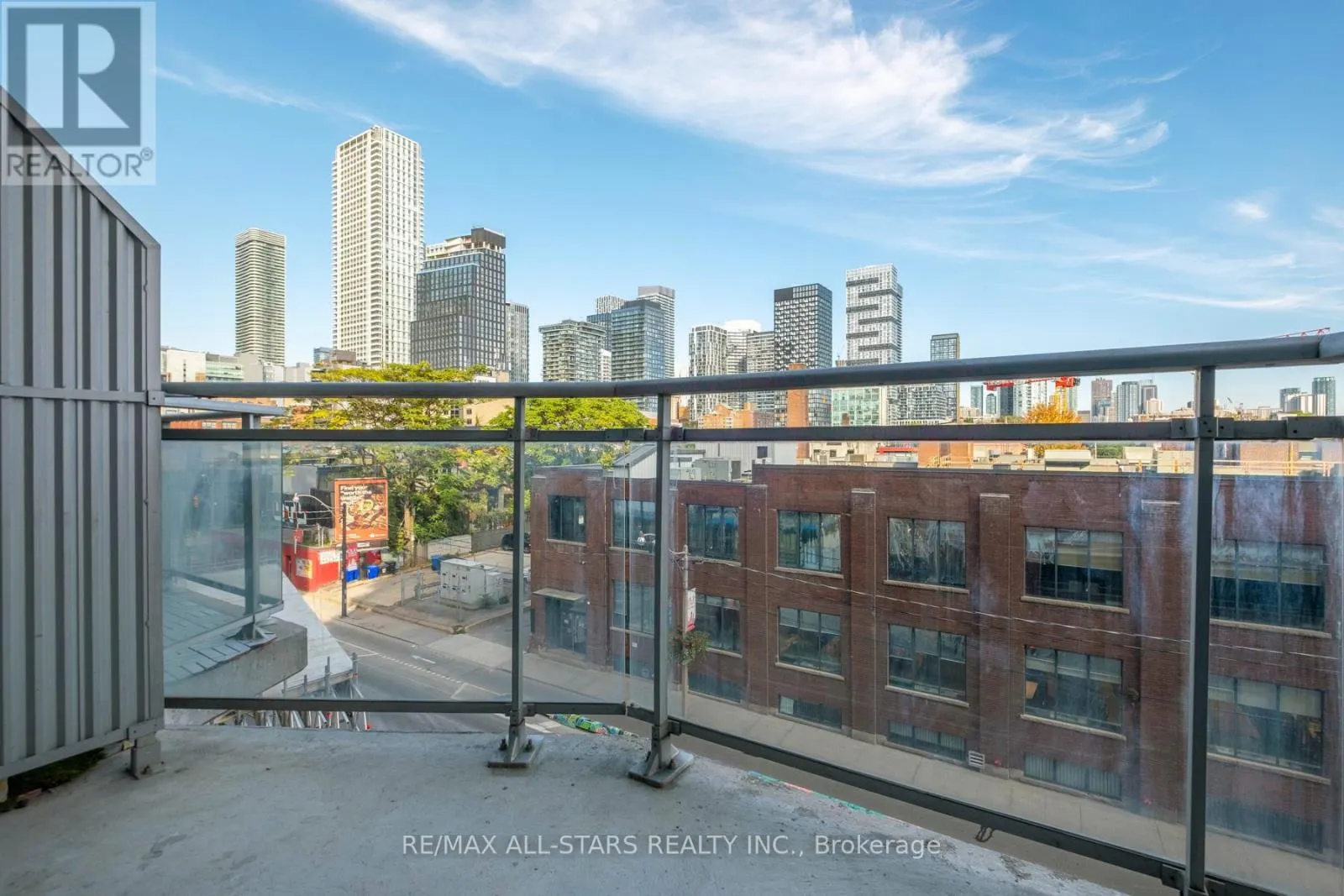 409 - 255 RICHMOND STREET E