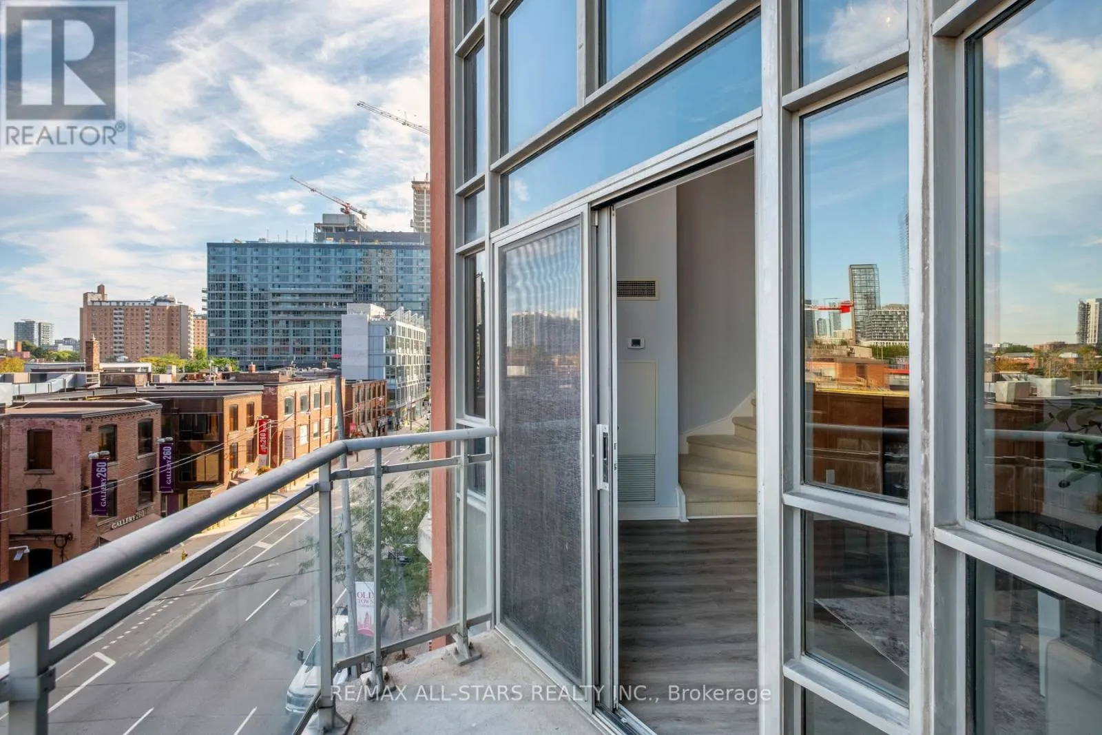 409 - 255 RICHMOND STREET E