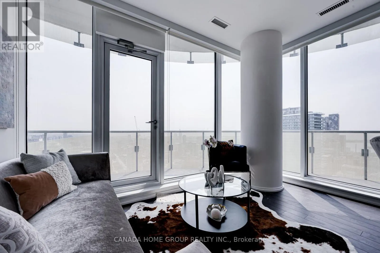3605 - 197 YONGE STREET