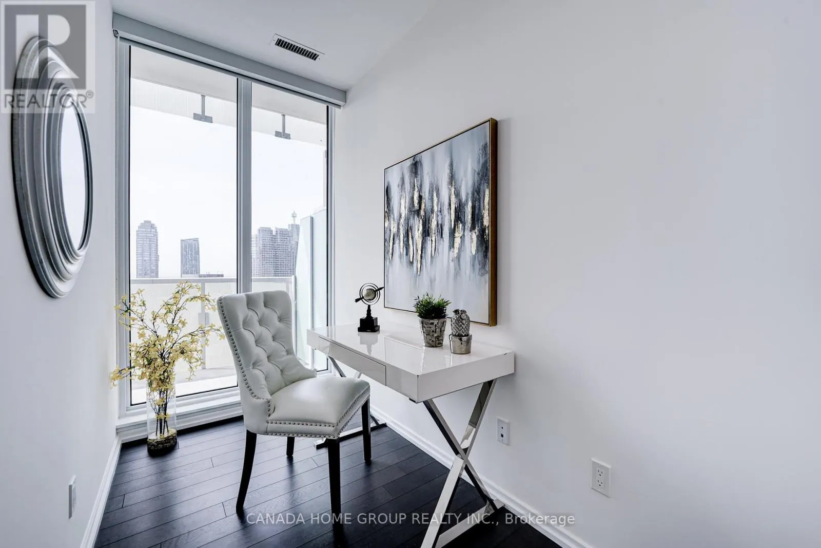 3605 - 197 YONGE STREET