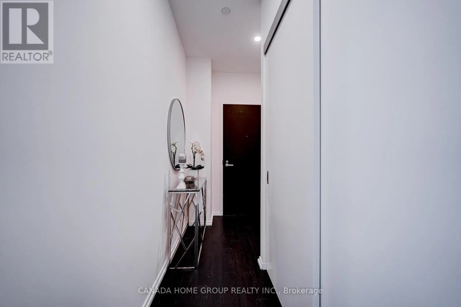 3605 - 197 YONGE STREET