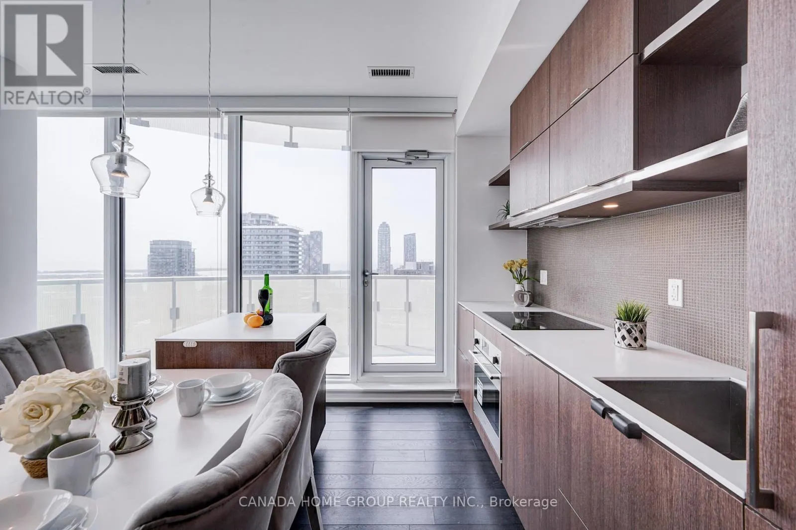 3605 - 197 YONGE STREET