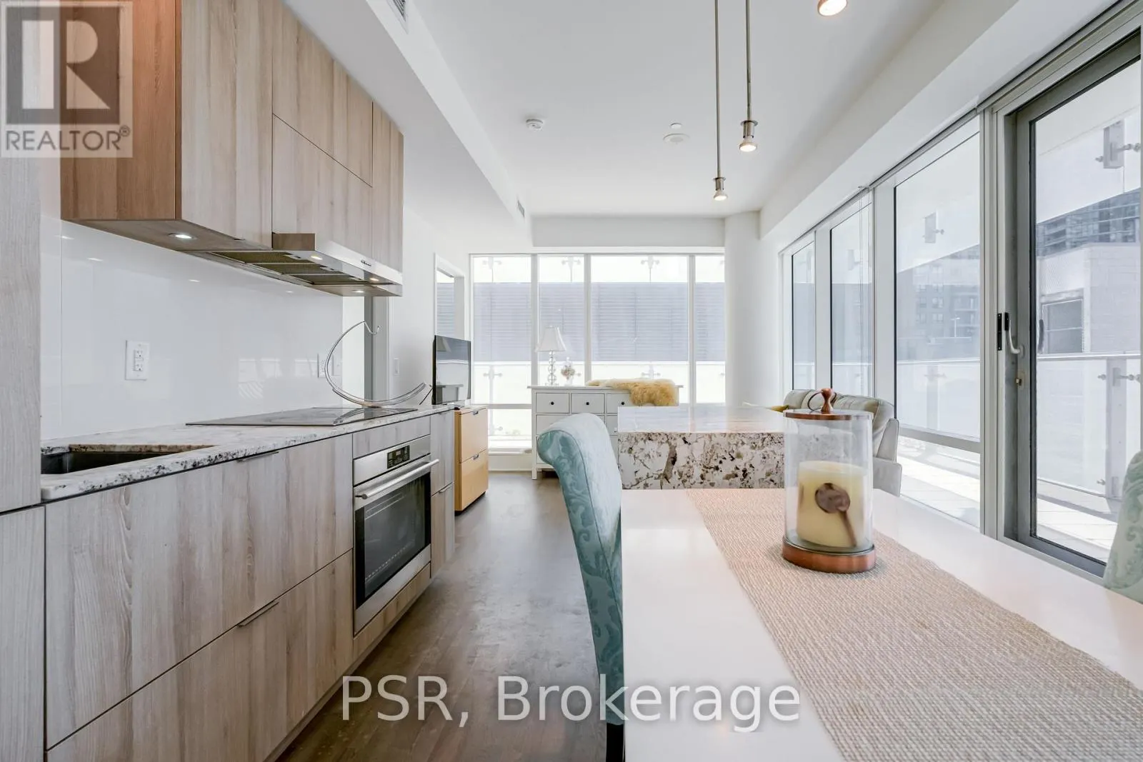 410 - 1 BLOOR STREET E
