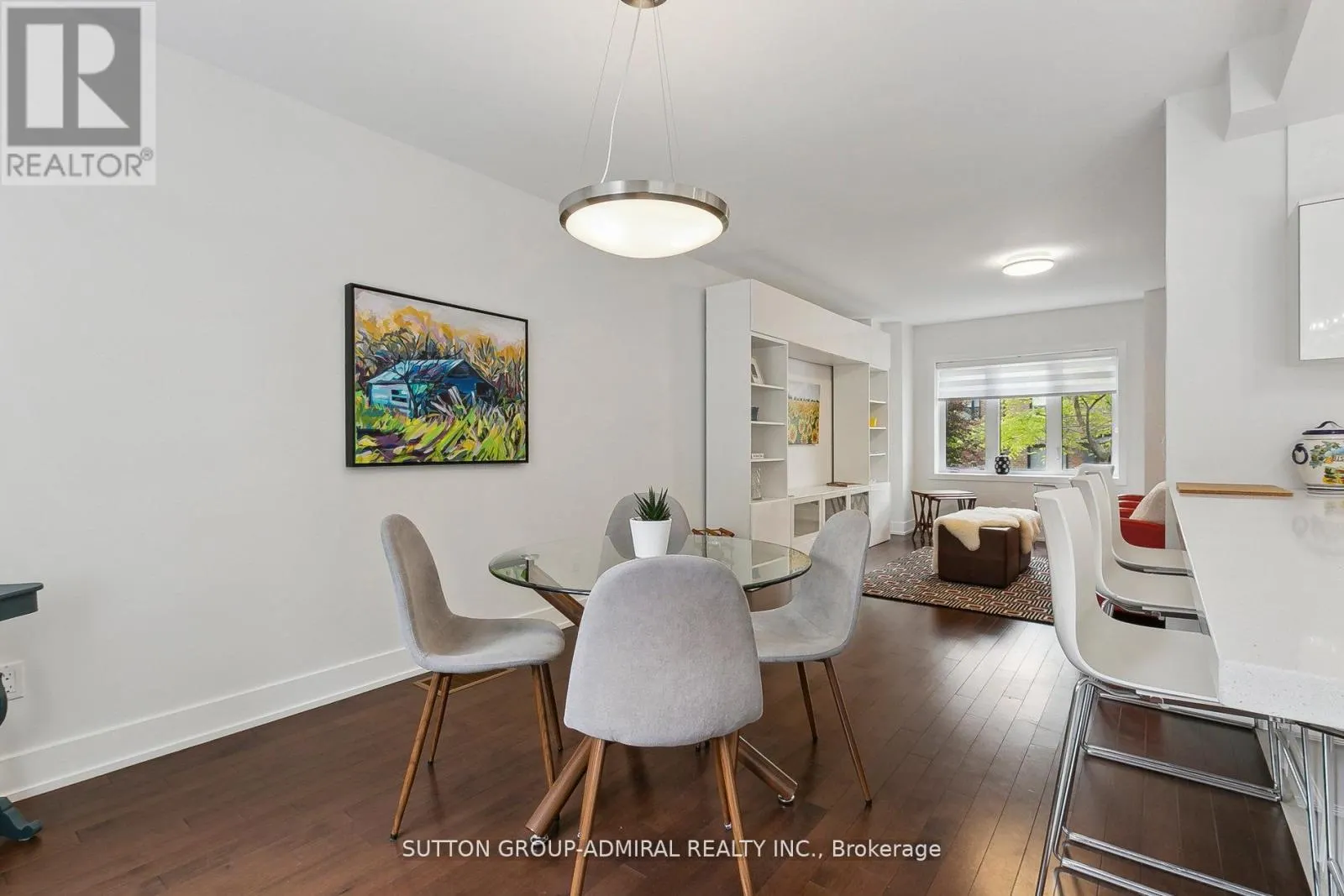 34 ELVINA GARDENS