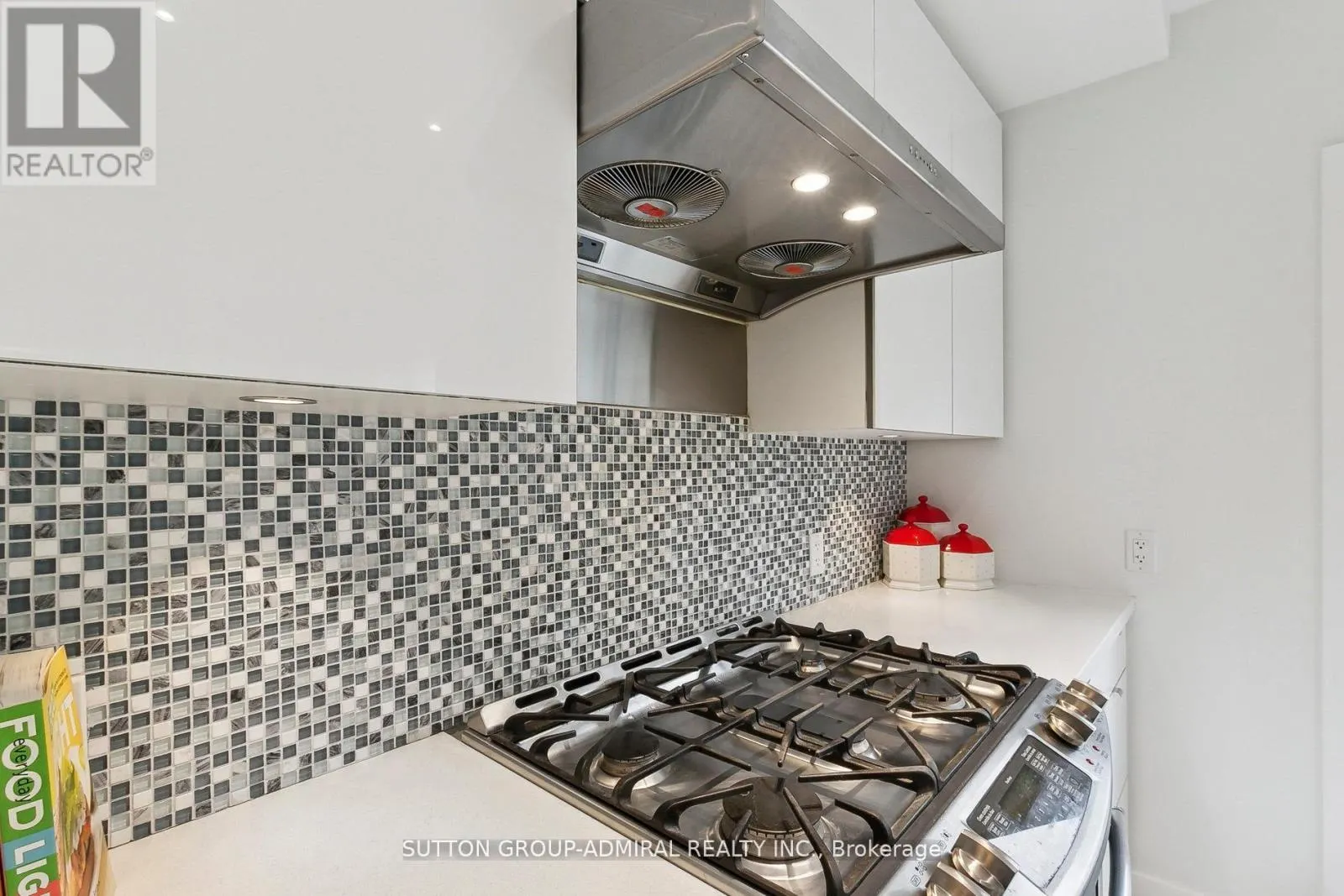 34 ELVINA GARDENS
