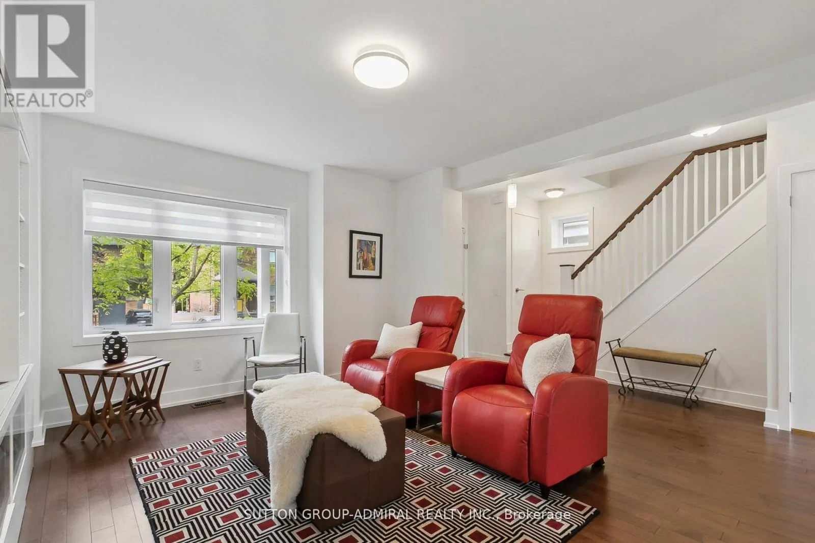 34 ELVINA GARDENS