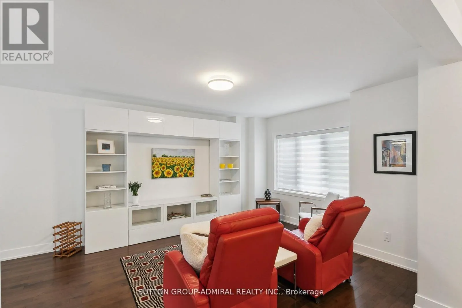 34 ELVINA GARDENS