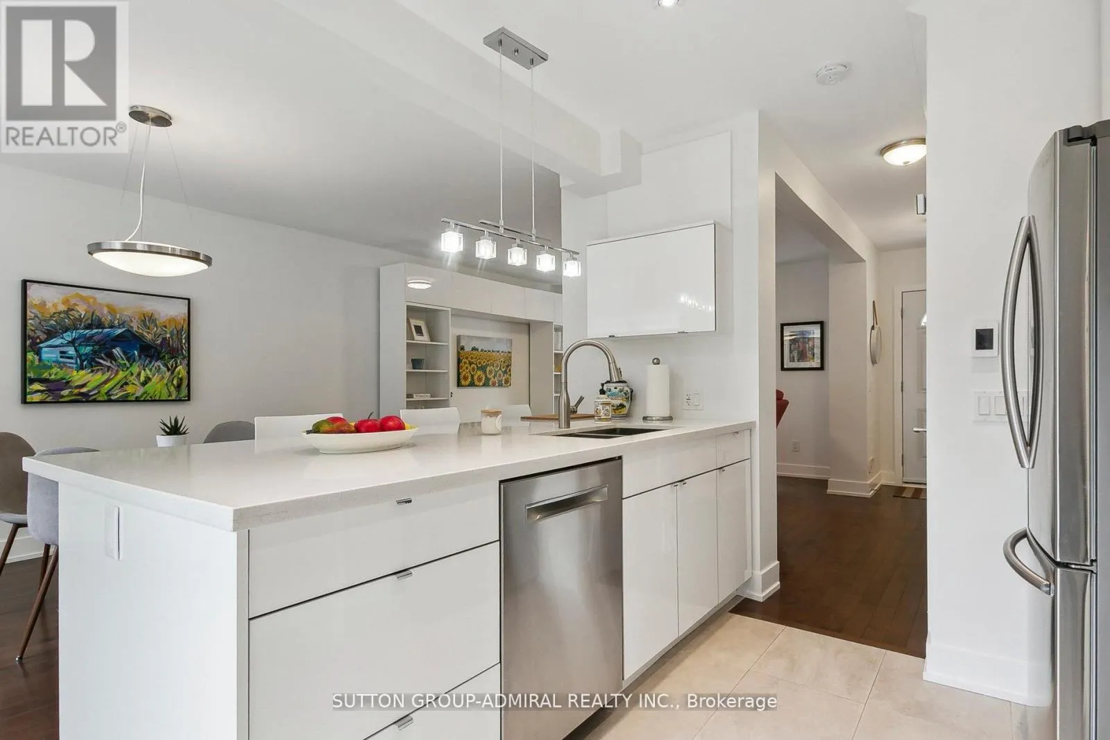 34 ELVINA GARDENS