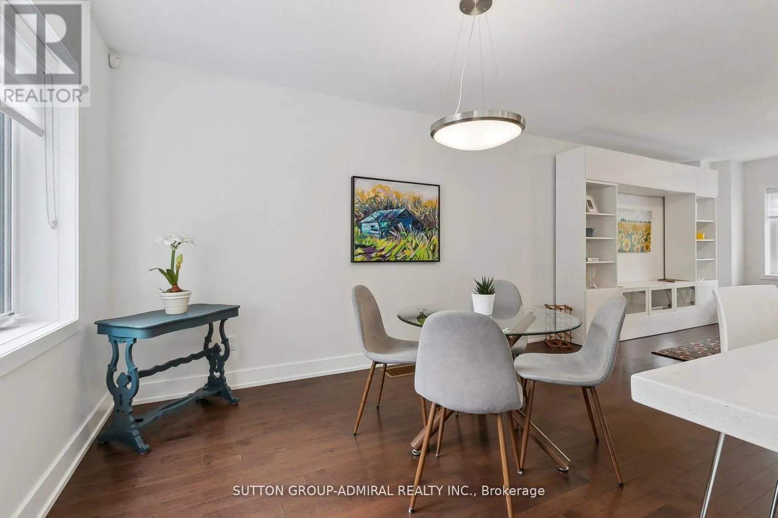 34 ELVINA GARDENS