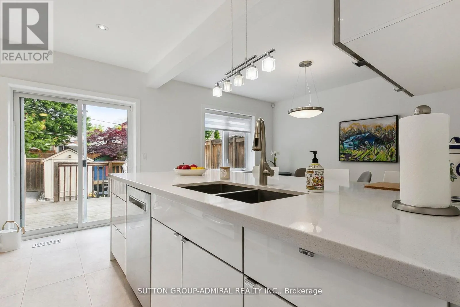 34 ELVINA GARDENS