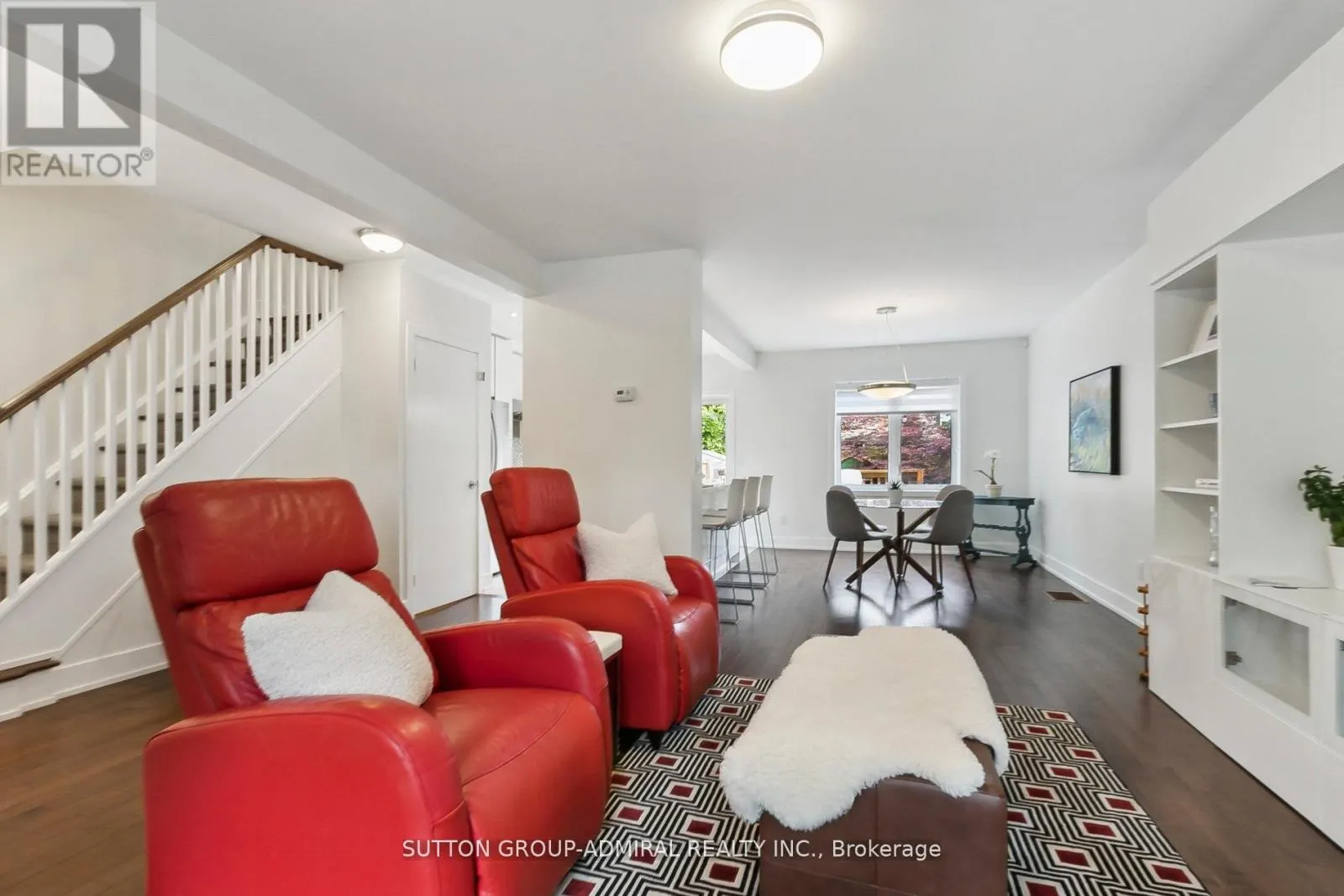 34 ELVINA GARDENS