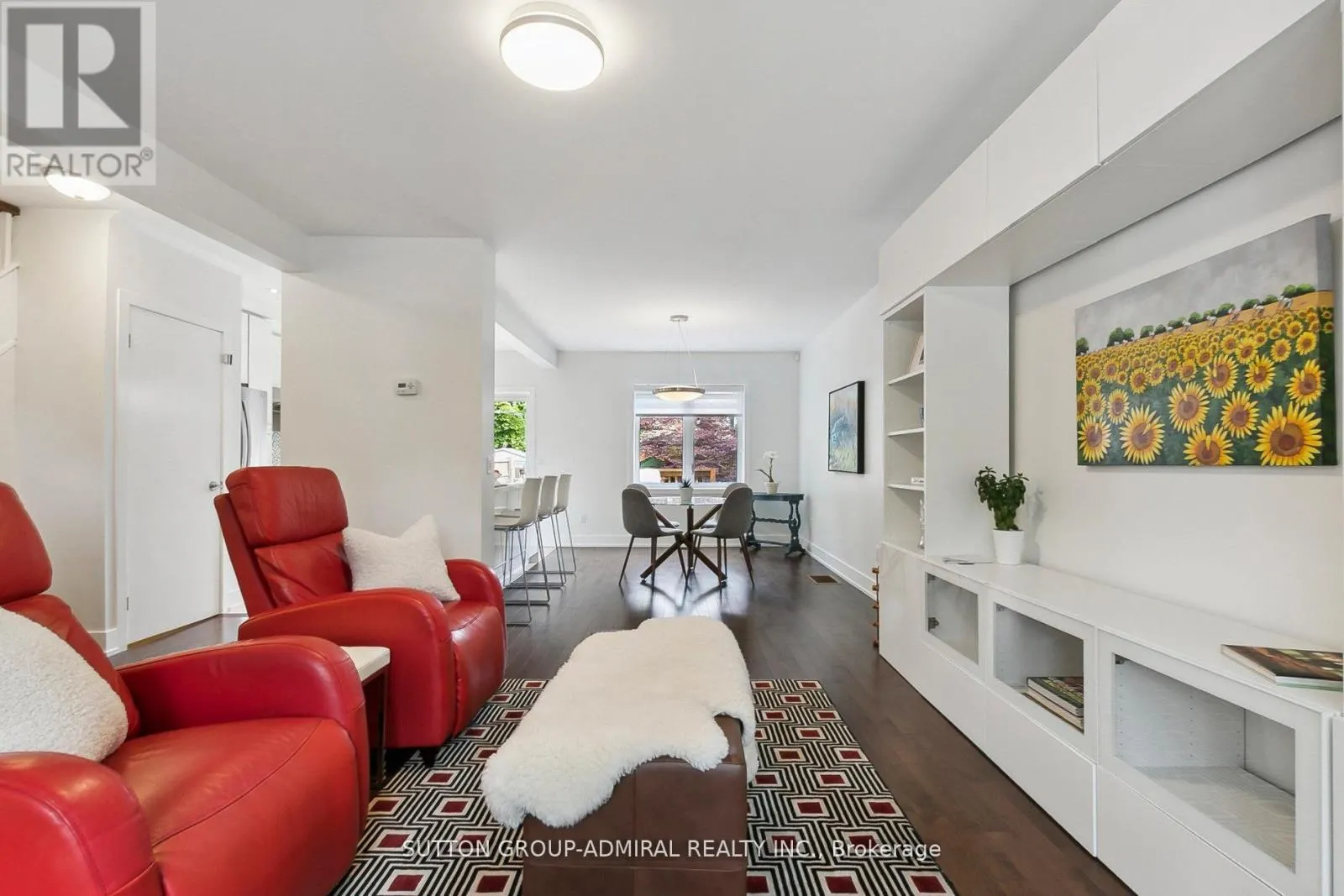34 ELVINA GARDENS