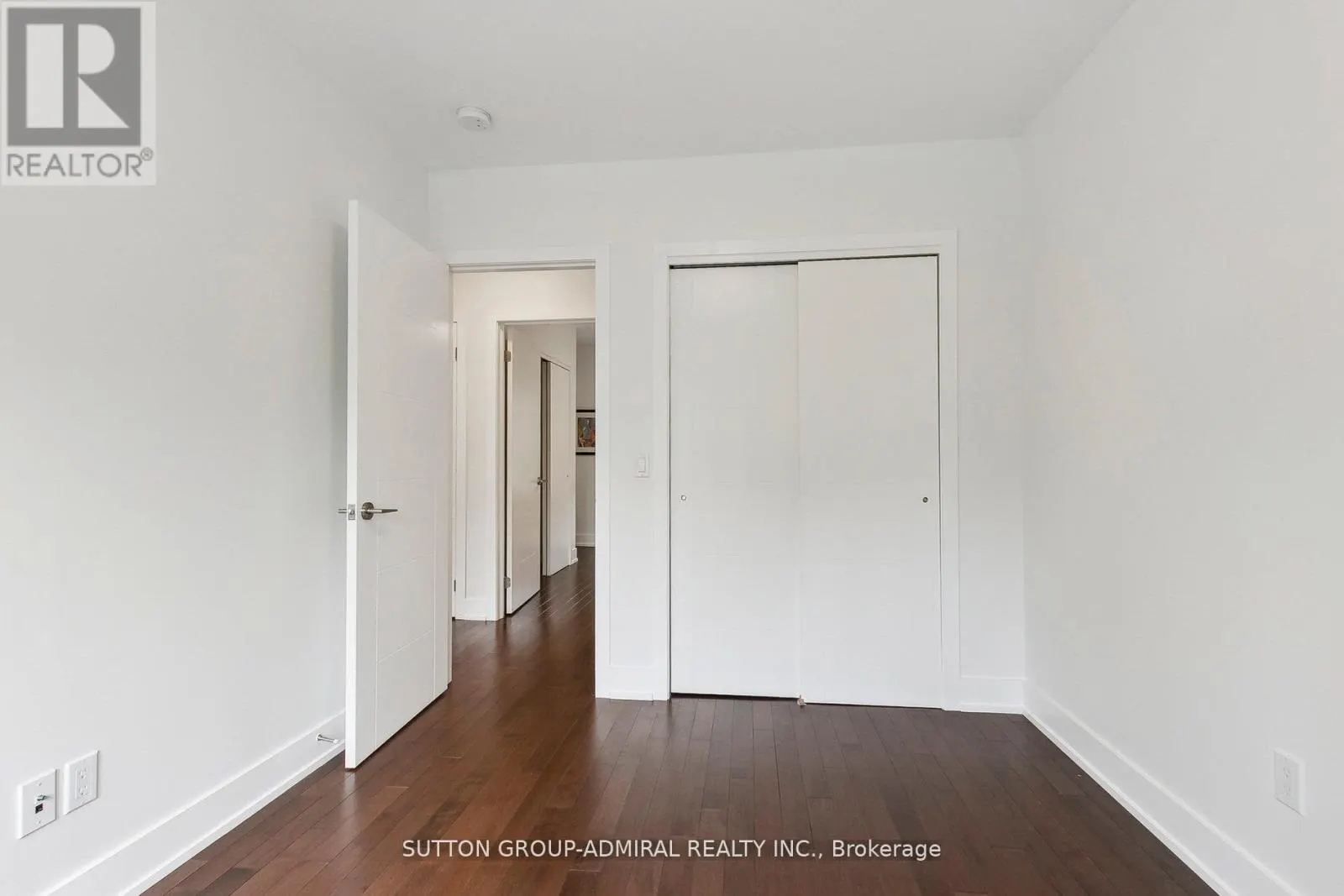 34 ELVINA GARDENS
