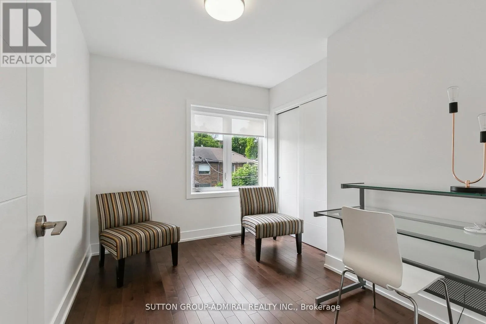 34 ELVINA GARDENS