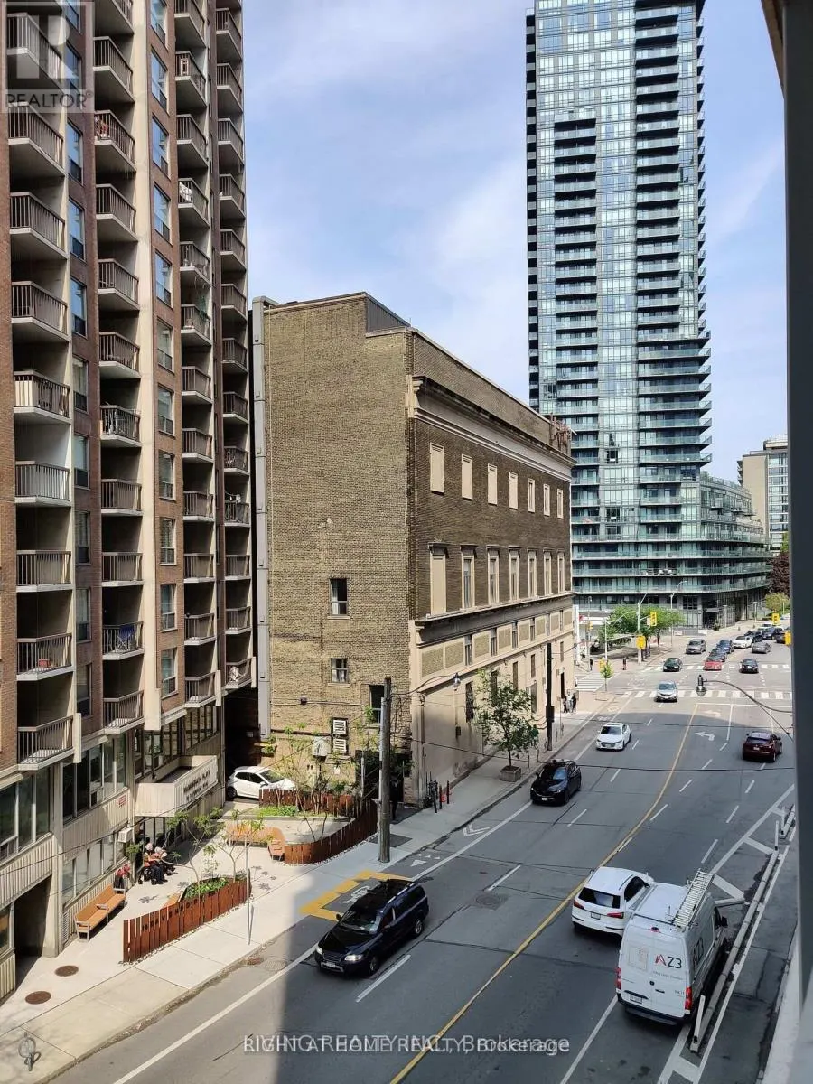 PH207 - 8 SCOLLARD STREET