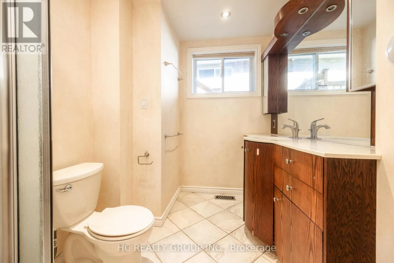 39 DALLINGTON DRIVE