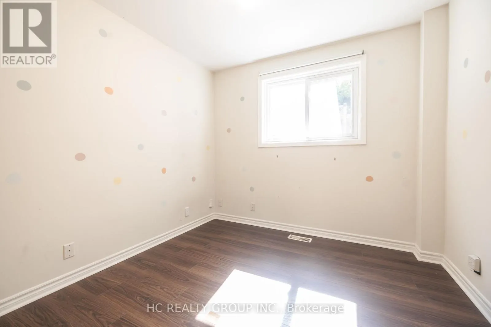 39 DALLINGTON DRIVE