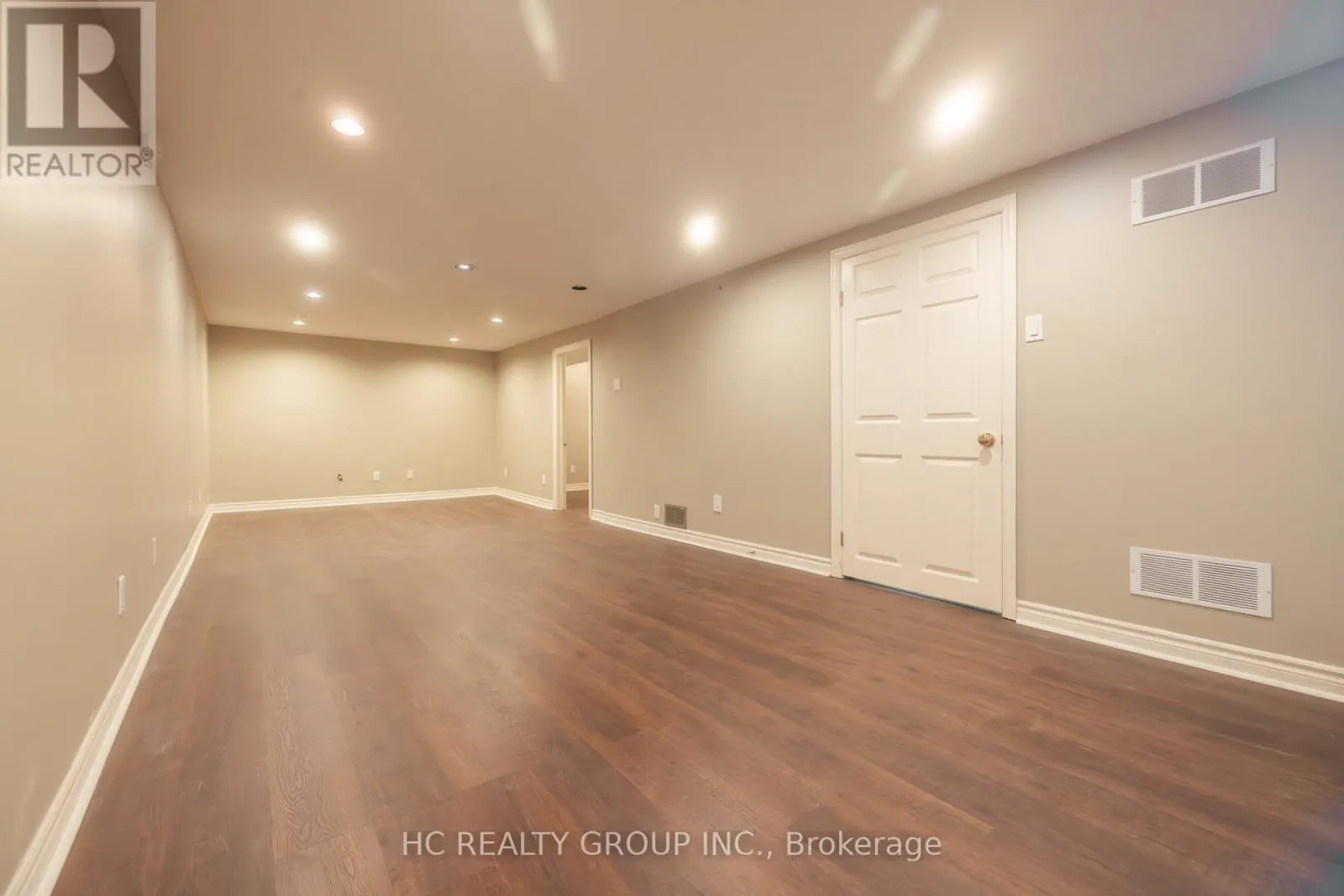 39 DALLINGTON DRIVE