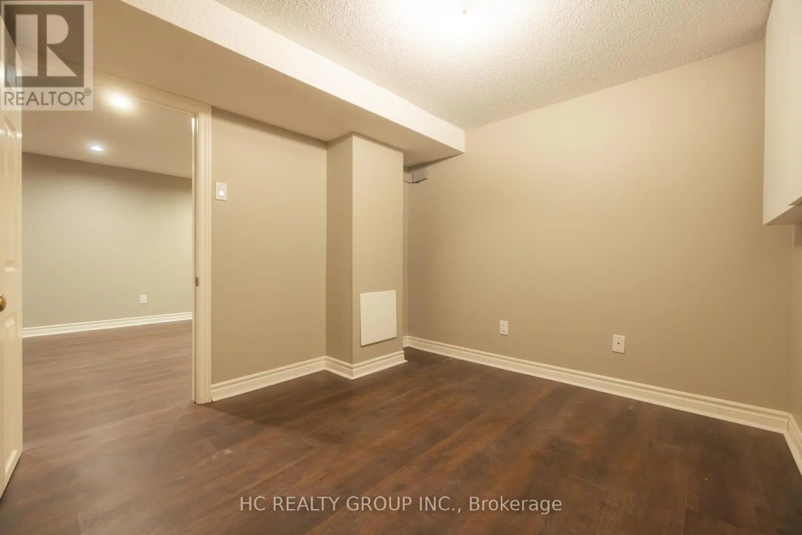 39 DALLINGTON DRIVE