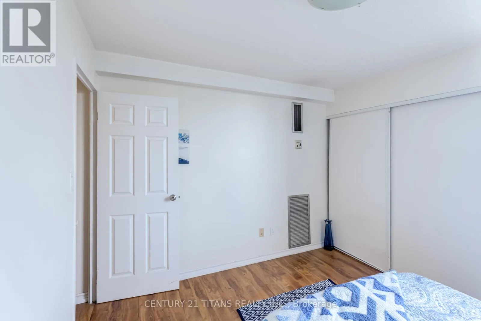 1510 - 5 SHADY GOLFWAY
