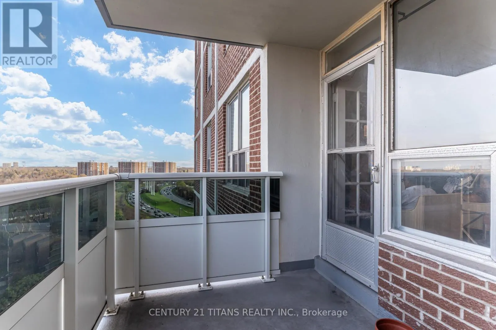 1510 - 5 SHADY GOLFWAY