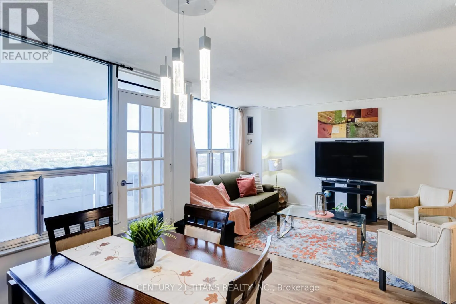 1510 - 5 SHADY GOLFWAY
