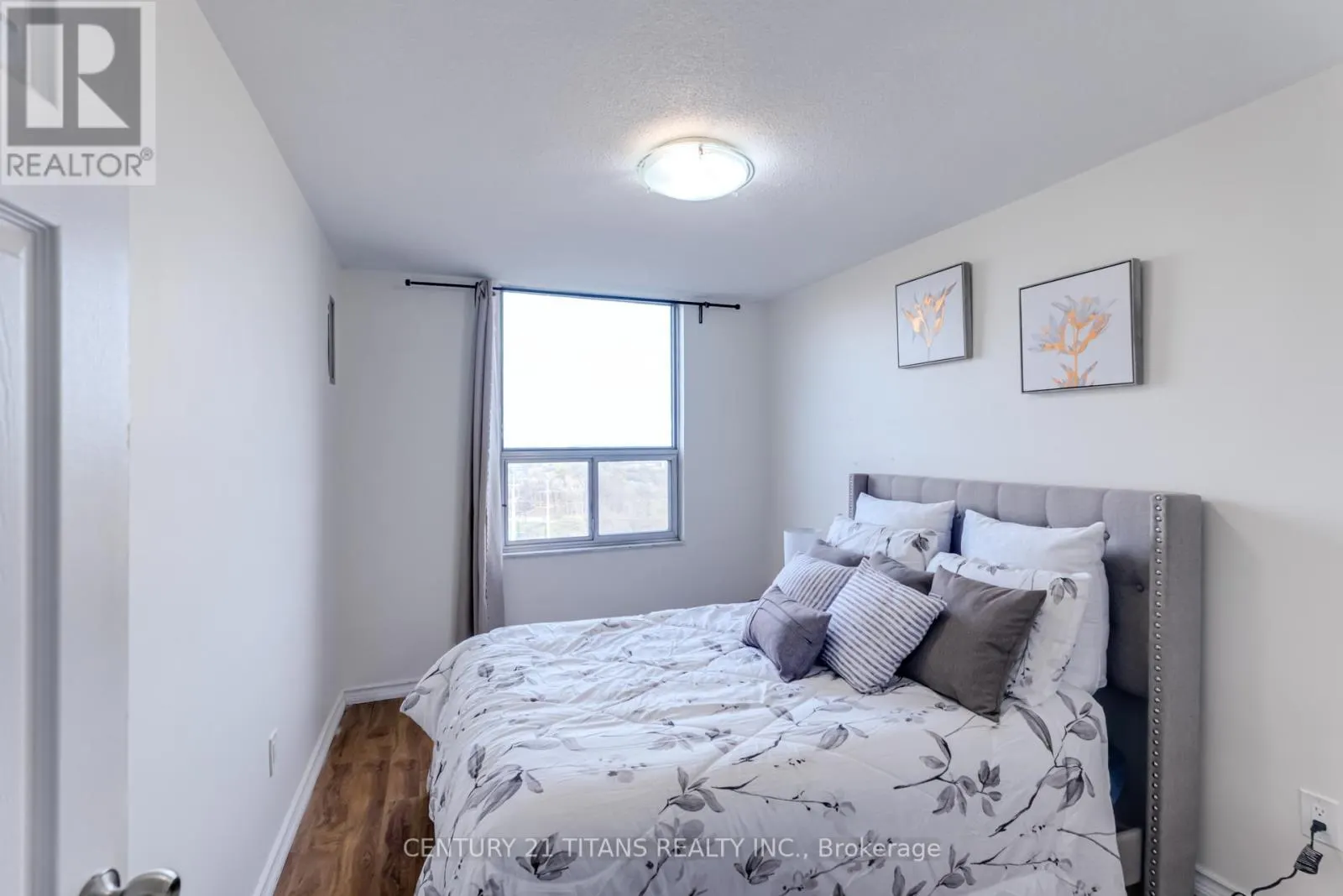 1510 - 5 SHADY GOLFWAY