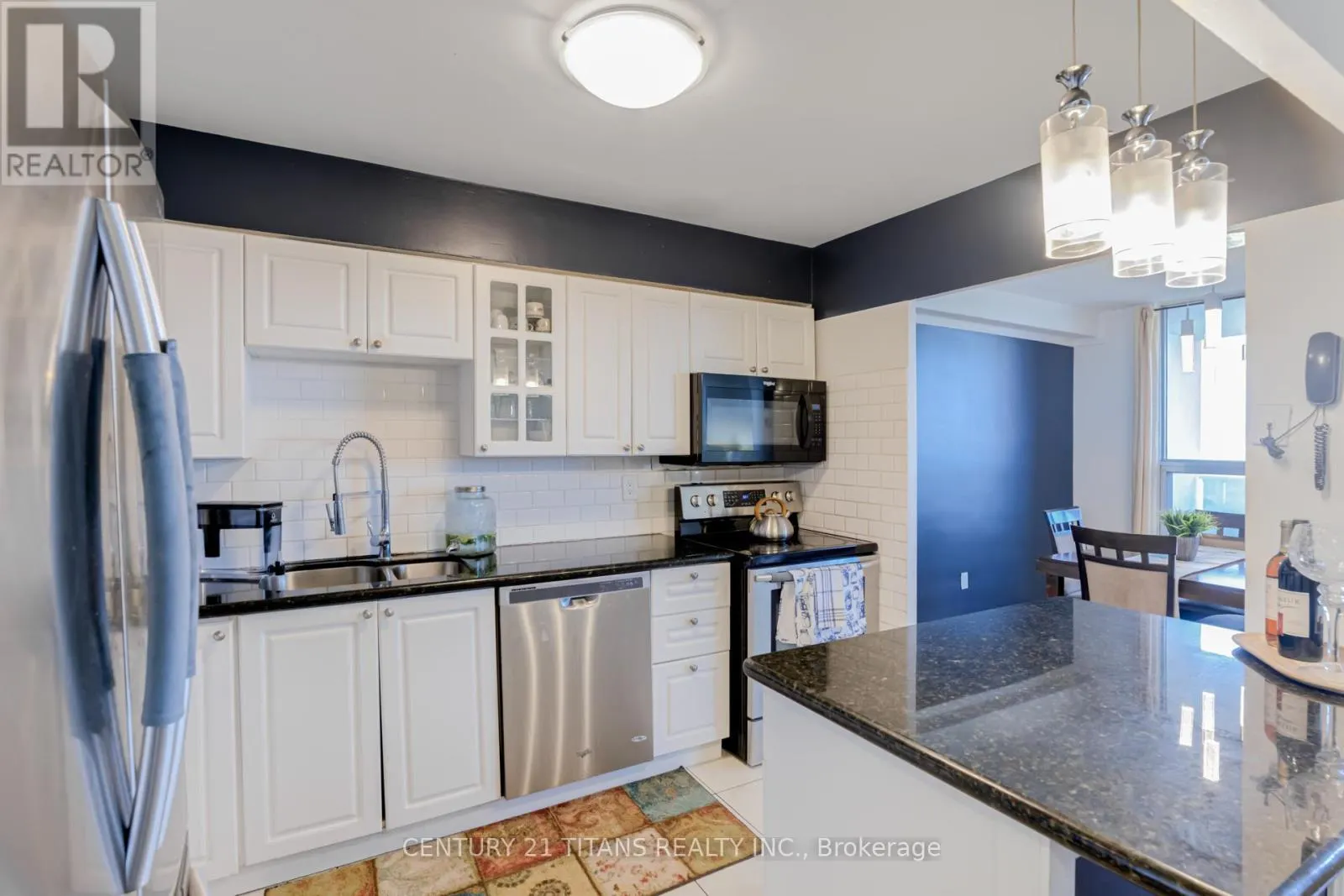 1510 - 5 SHADY GOLFWAY