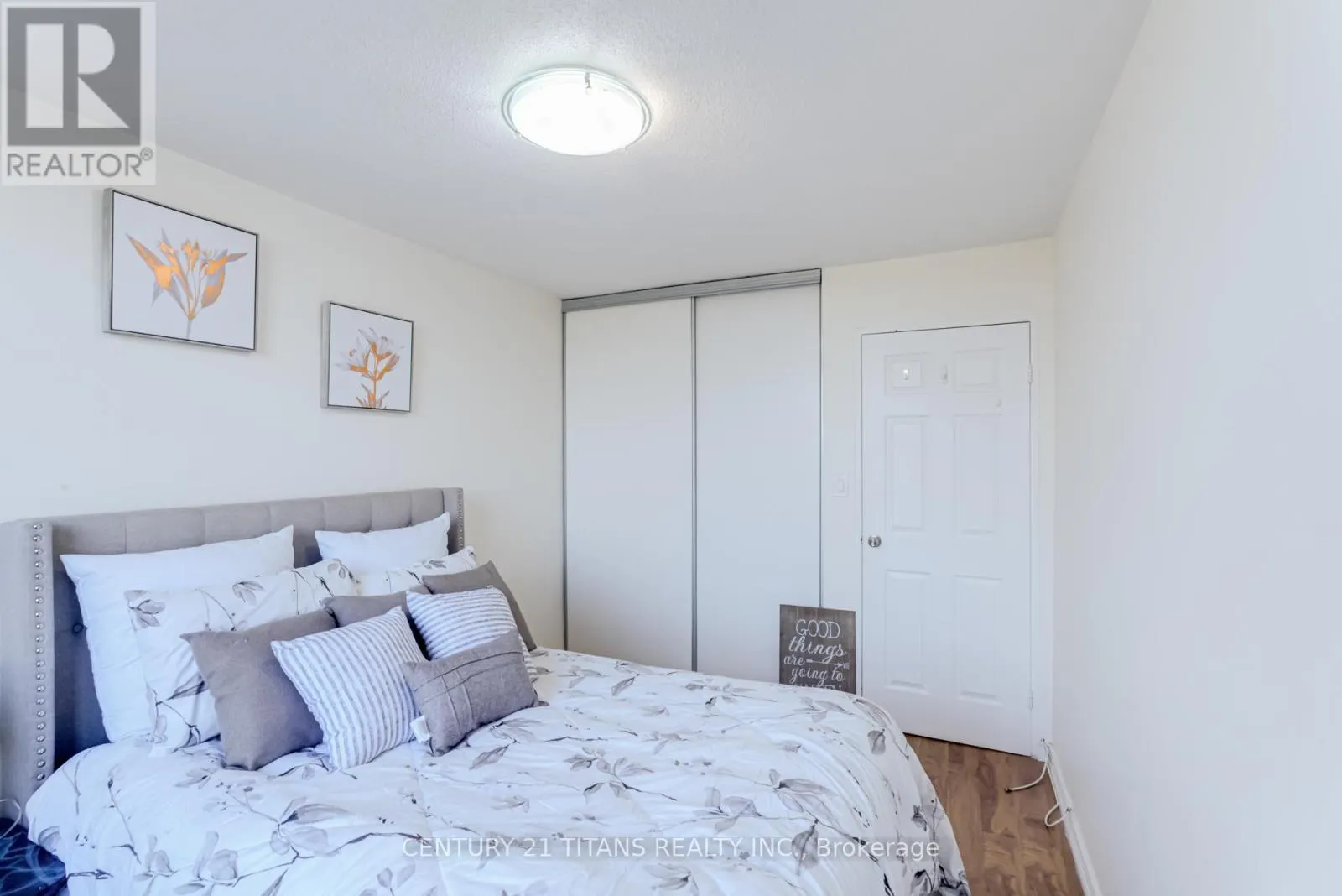 1510 - 5 SHADY GOLFWAY